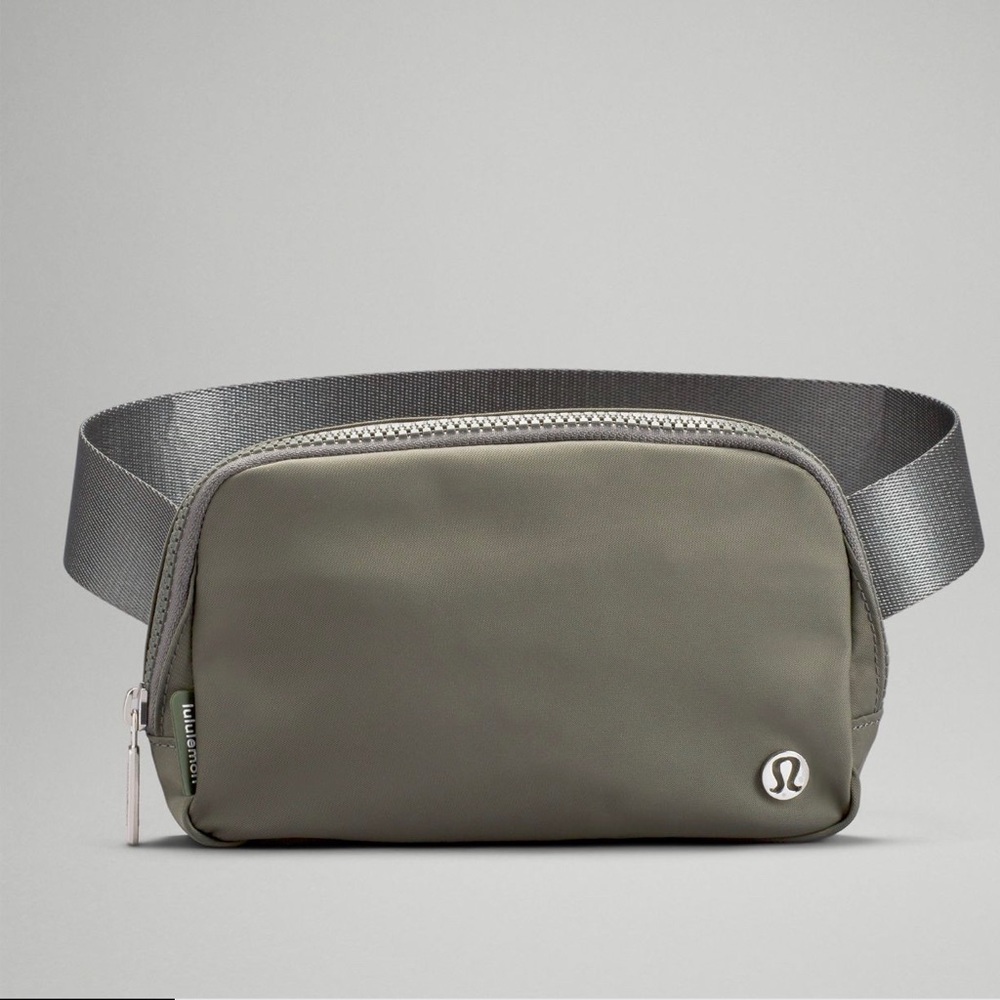 Lululemon Everywhere Belt Bag 1L